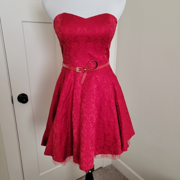 Valentine's Strapless Red Dress - Picture 2 of 4